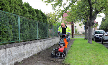 AVE Kolín a odstraňovač plevele B-60 VEDEX